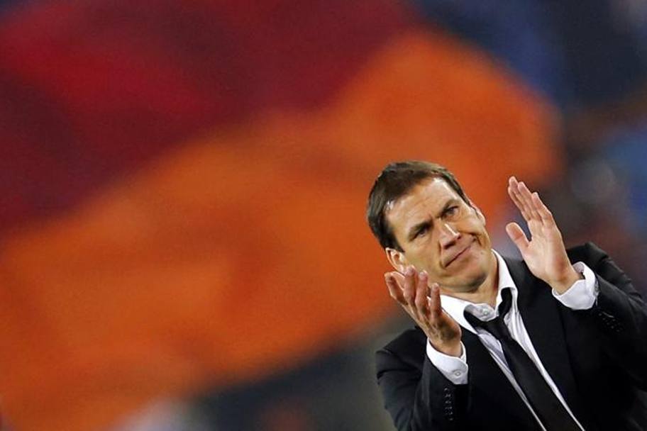 Ma Garcia pu festeggiare: la Roma vince e mantiene a distanza il Napoli. Reuters